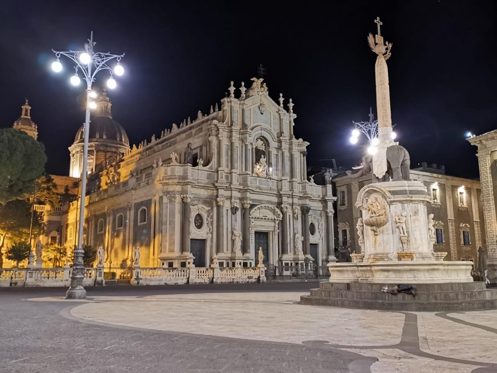 Residenza Del Turista Panzió Catania Kültér fotó